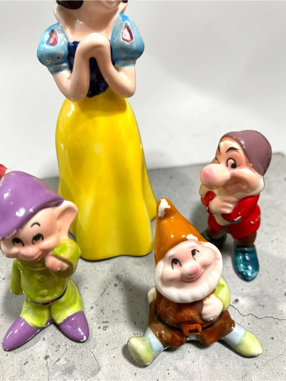 Vintage Disney Ceramic Snow White and 4 Dwarfs